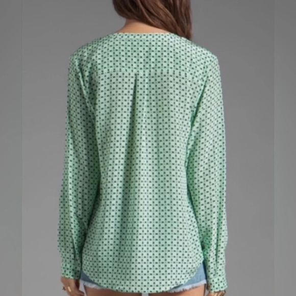 Joie Green Relaxed Buttoned Blouse 100% Silk - Picture 2 of 10